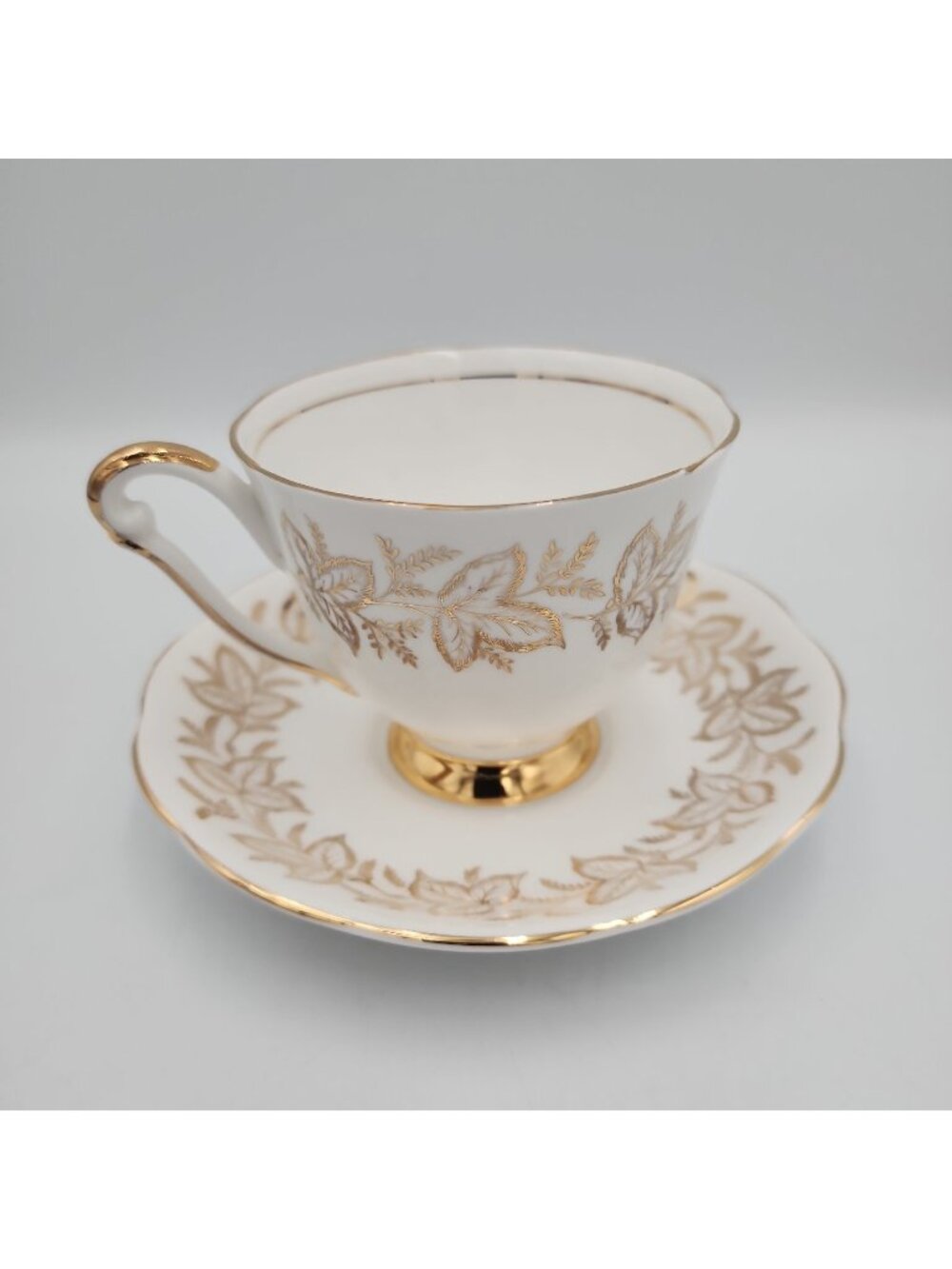Queen Anne Fine Bone China Gold Leaf Tea Cup #343 Vintage